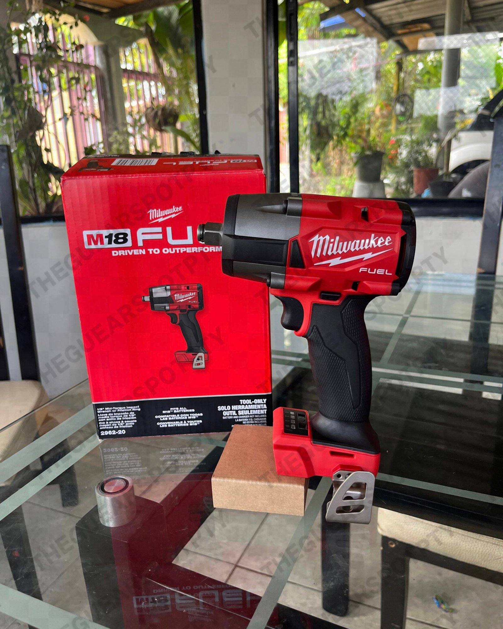 llave de impacto Milwaukee M18 Fuel mid torque