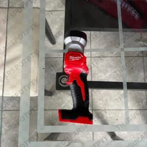 LInterna Milwaukee m18