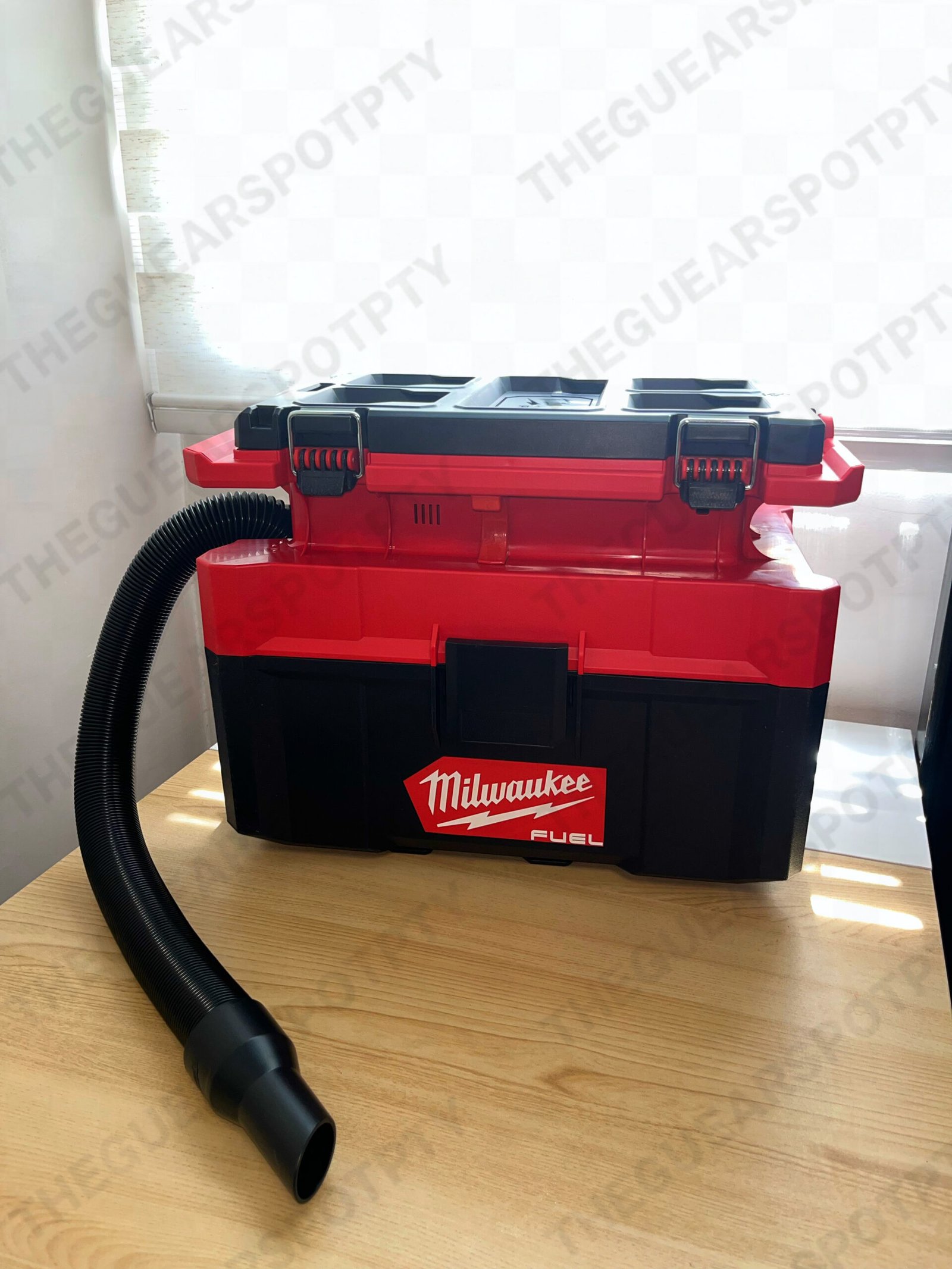 Milwaukee M18 vaccum wet dry fuel
