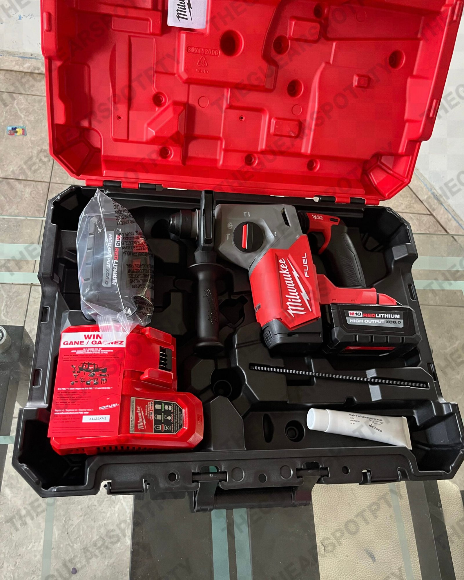 combo Milwaukee M18 fuel roto martillo+cargador y baterias